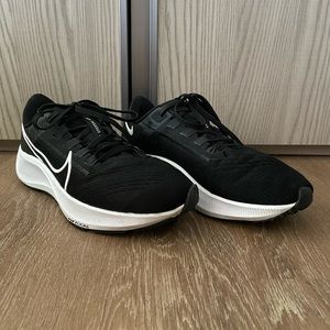 NIKE Air Zoom Pegasus 38, size 7